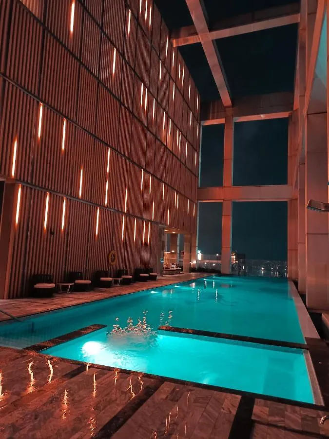 Tropicana The Residence, Klcc By Sky Pool Kuala Lumpur Malaysia